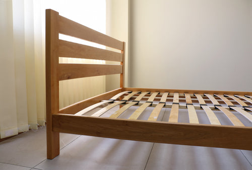 Pros and cons of bed frame styles